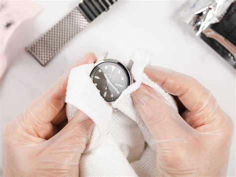 how to remove scratches from watch